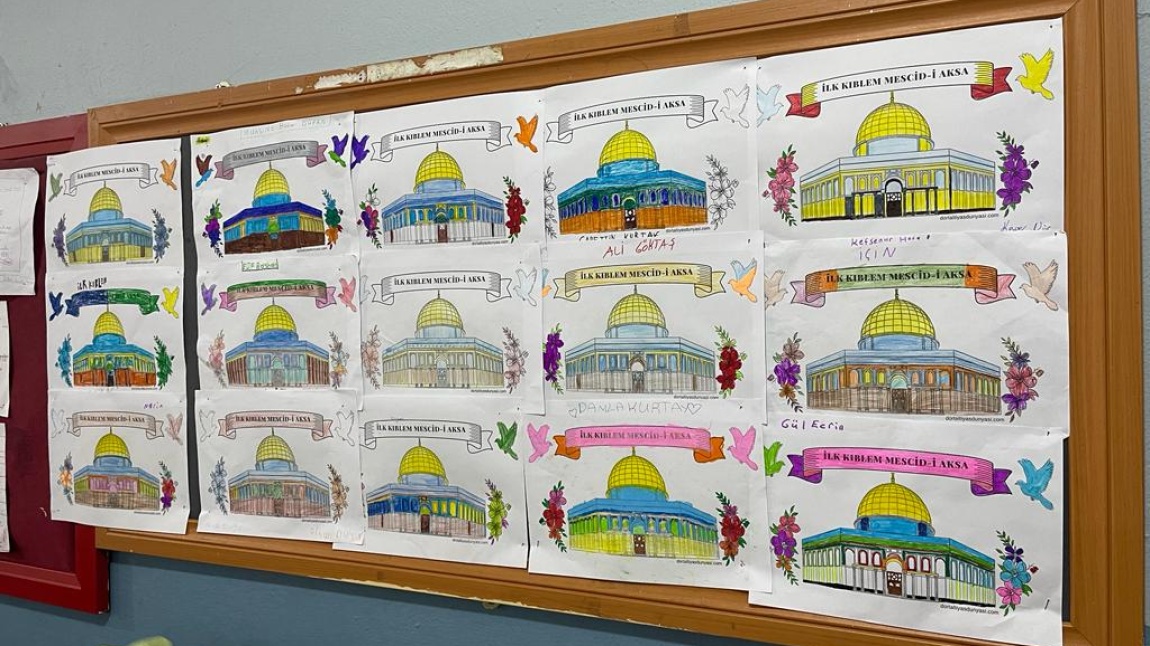 Filistinli çocuklar için dua ve resim çalışması yapıldı